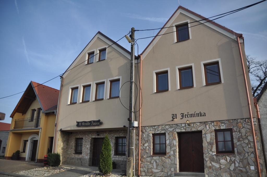 U Jecminka Villa ฮโลโฮเวซ ภายนอก รูปภาพ